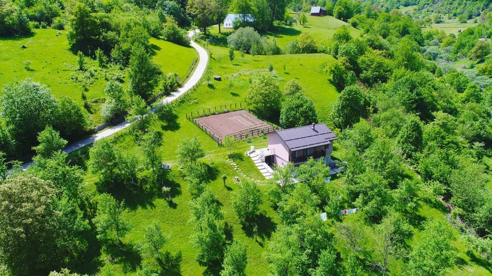 Privatni smještaj "Mratinje" Country House in Montenegro