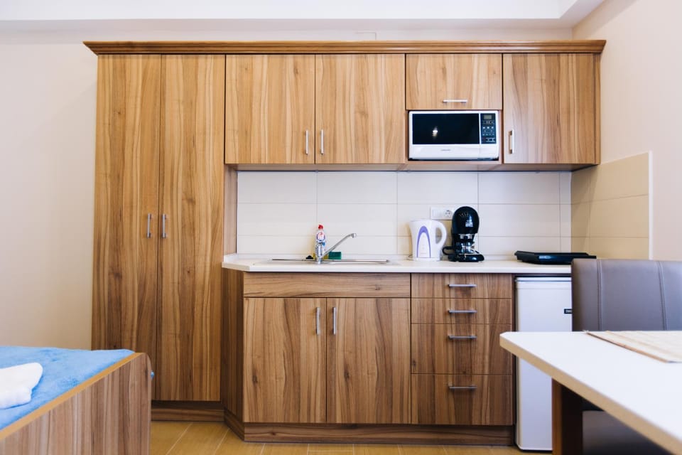 Coffee/tea facilities, Kitchen or kitchenette