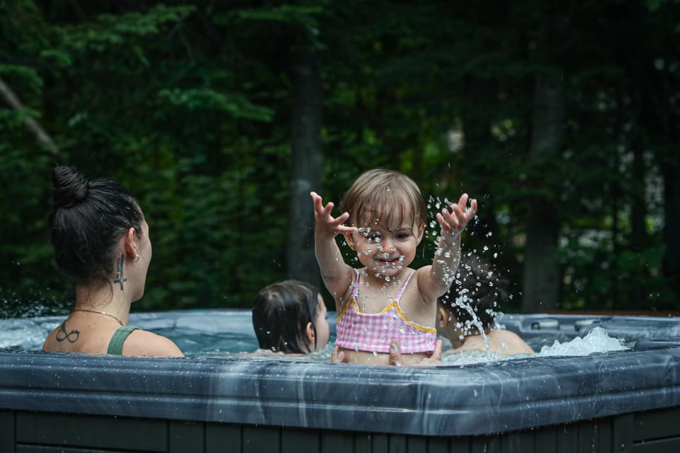 Chalet 4 chambres - Spa privé - Activités nautiques - Motoneige Chalet in Quebec