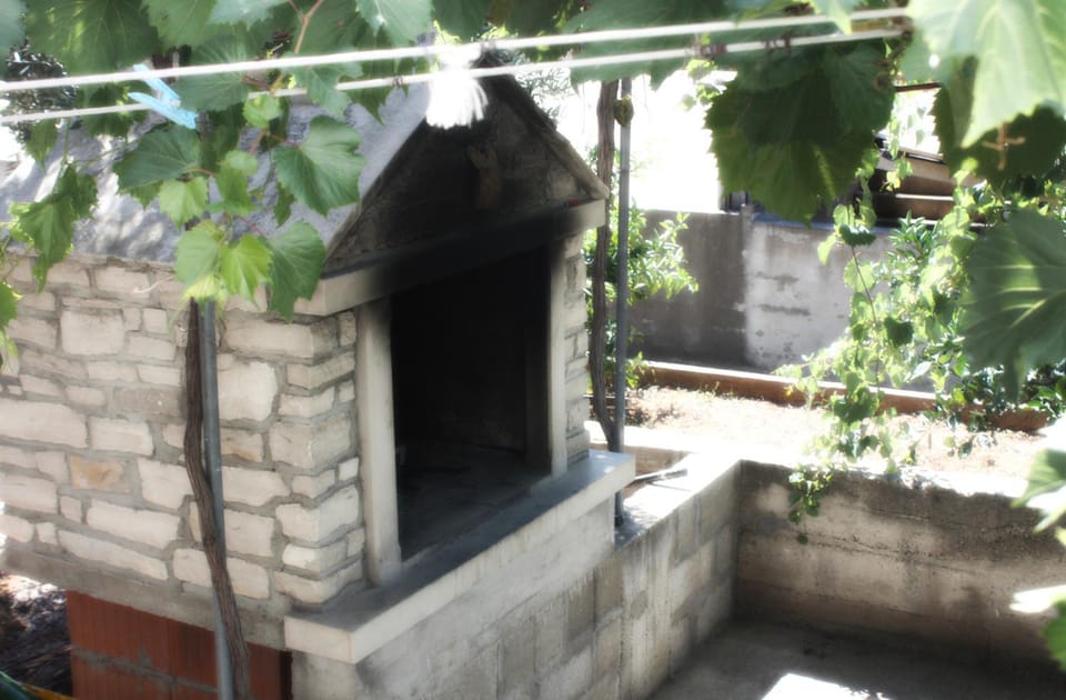 Location, children, Family