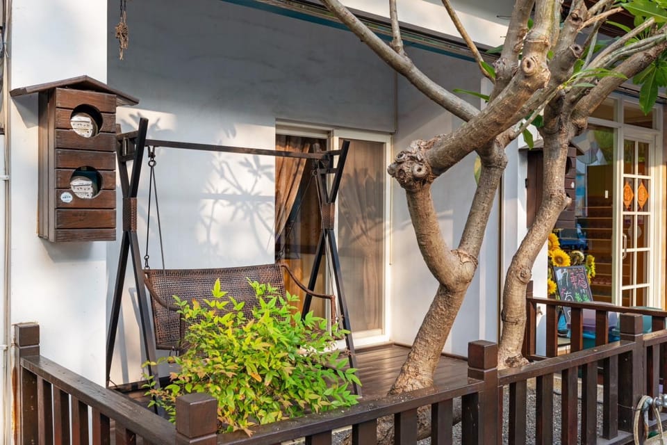Patio, Day, Balcony/Terrace