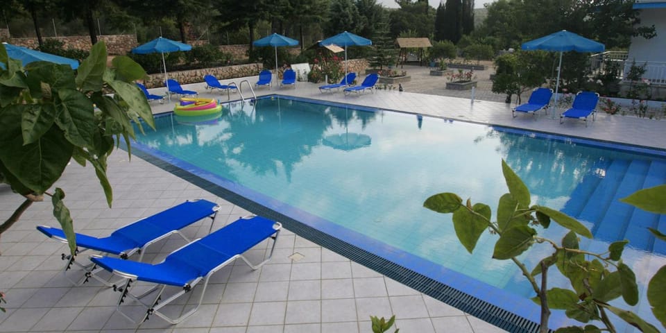 Day, Pool view, Swimming pool, sunbed