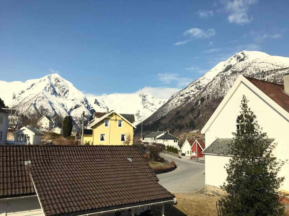 Neighbourhood, Natural landscape, Mountain view