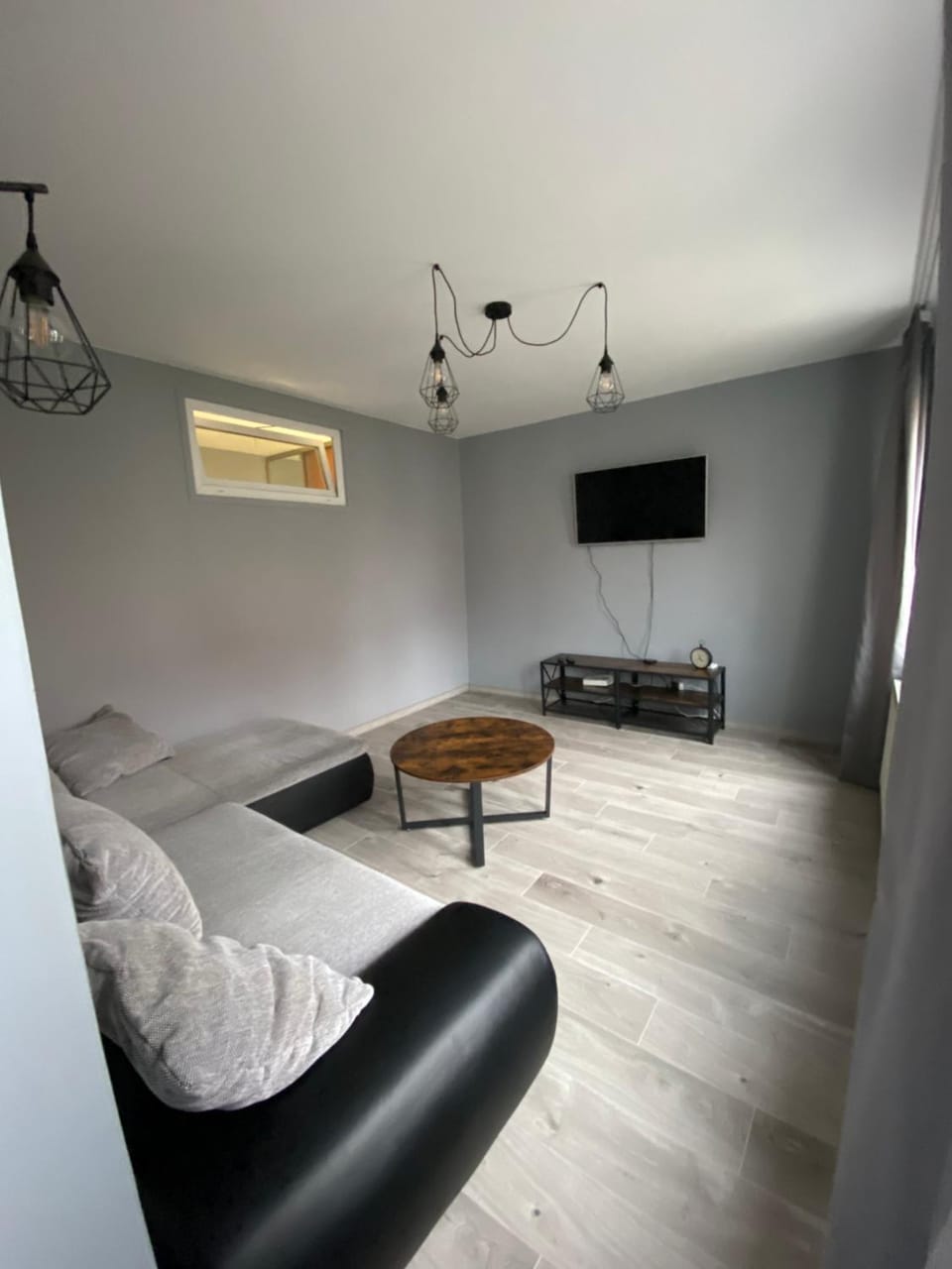 TV and multimedia, Seating area