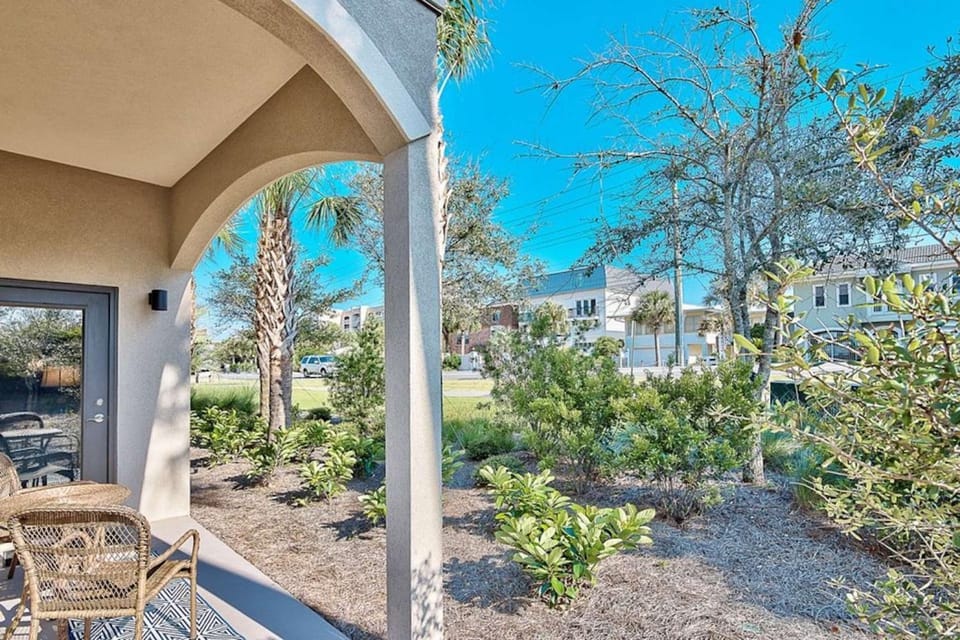 Alerio D101 House in Miramar Beach