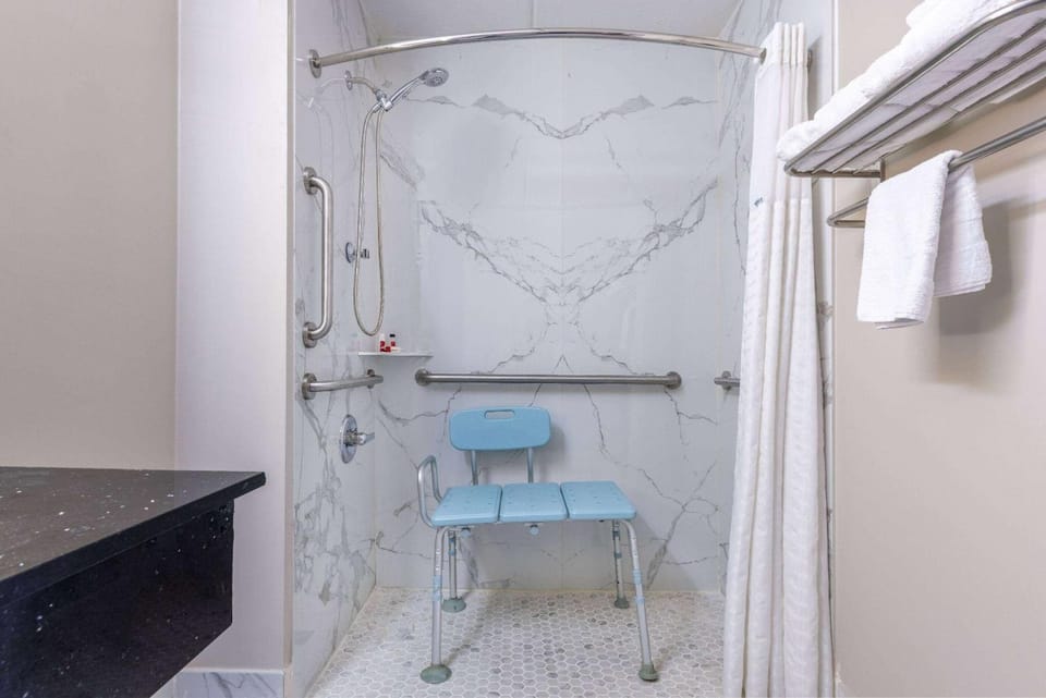 Shower, acessibility