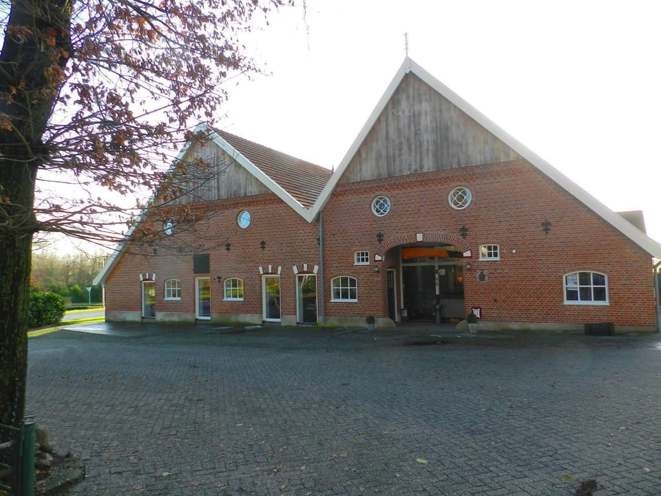Facade/entrance, Day
