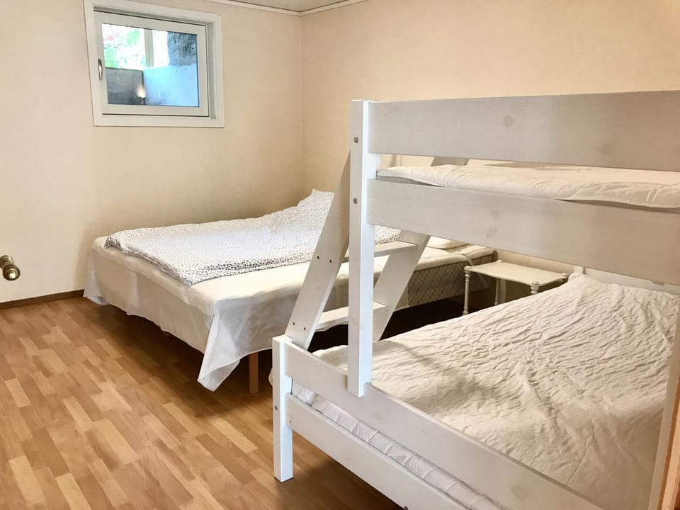 Villa Holmen, ground floor apartment Apartment in Vestland