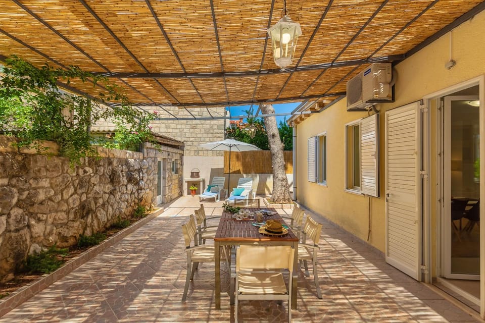 Balcony/Terrace, Dining area