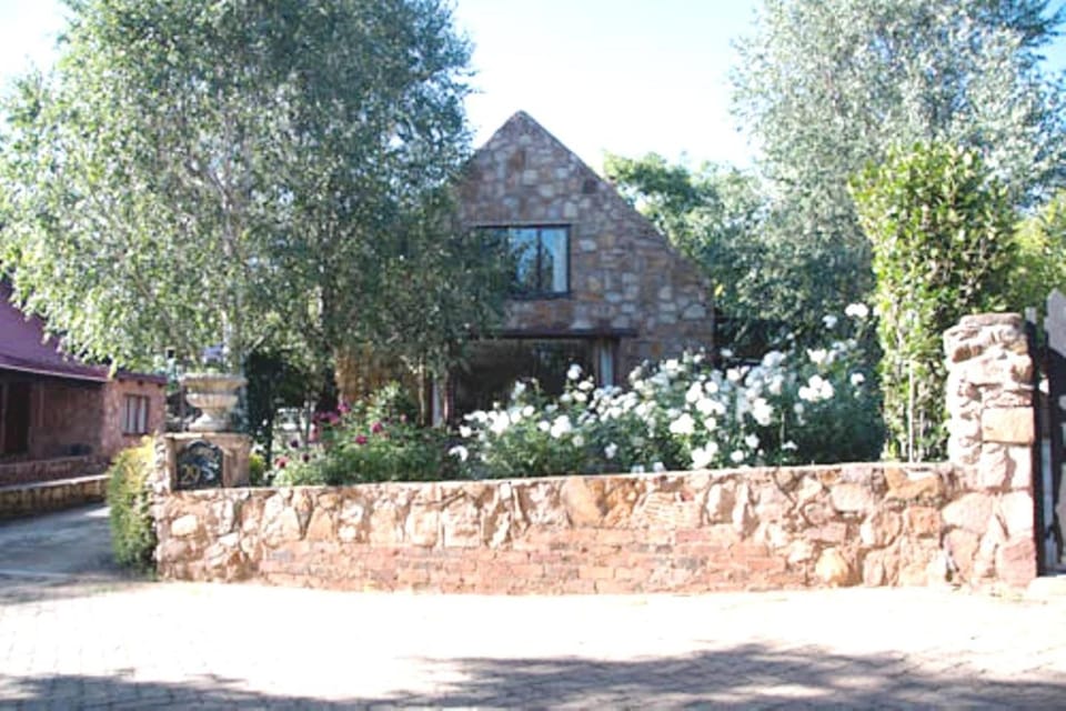 Facade/entrance, Garden