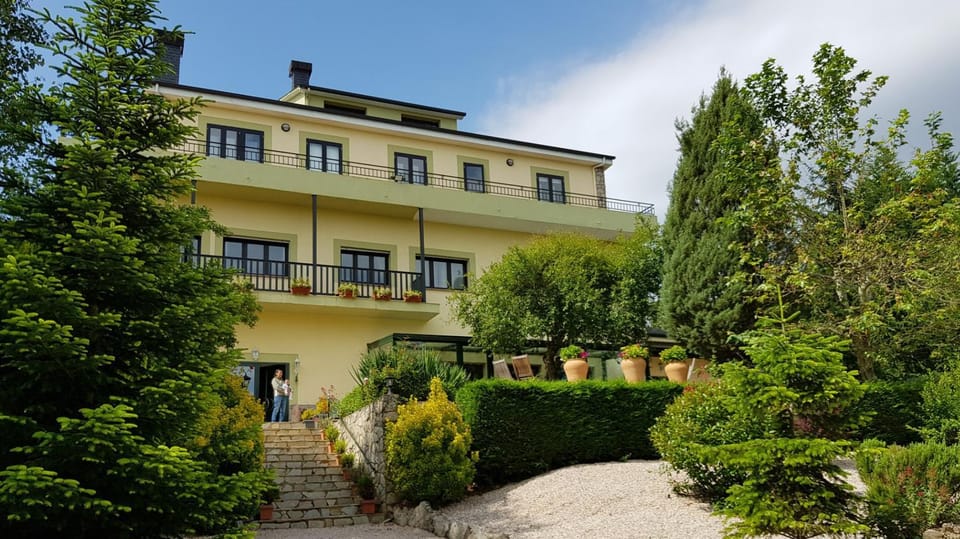 Property building, Spring, Day, Garden, Garden view