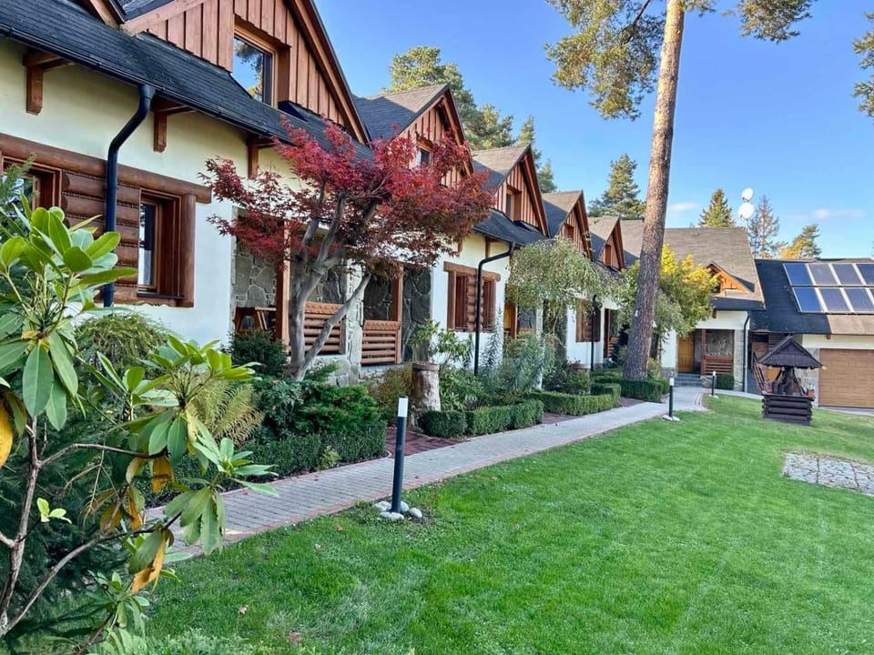 Property building, Spring, Natural landscape, Garden, Garden view