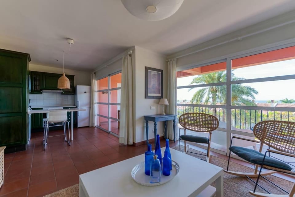 Gran terraza con vistas al mar Apartment in Pasito Blanco