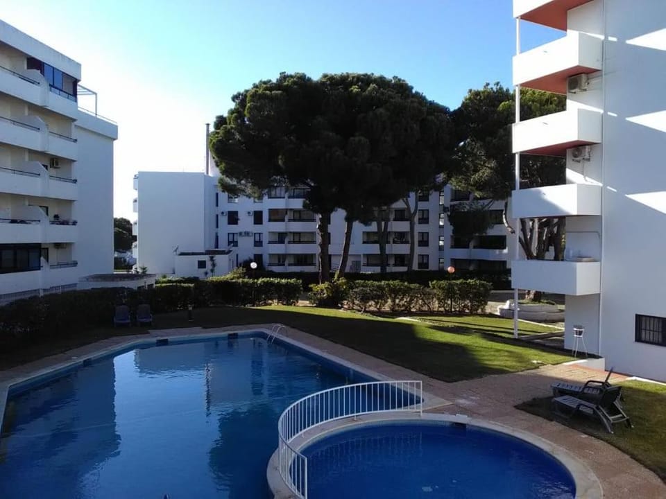 Apartamentos Leziria Campground/ 
RV Resort in Quarteira