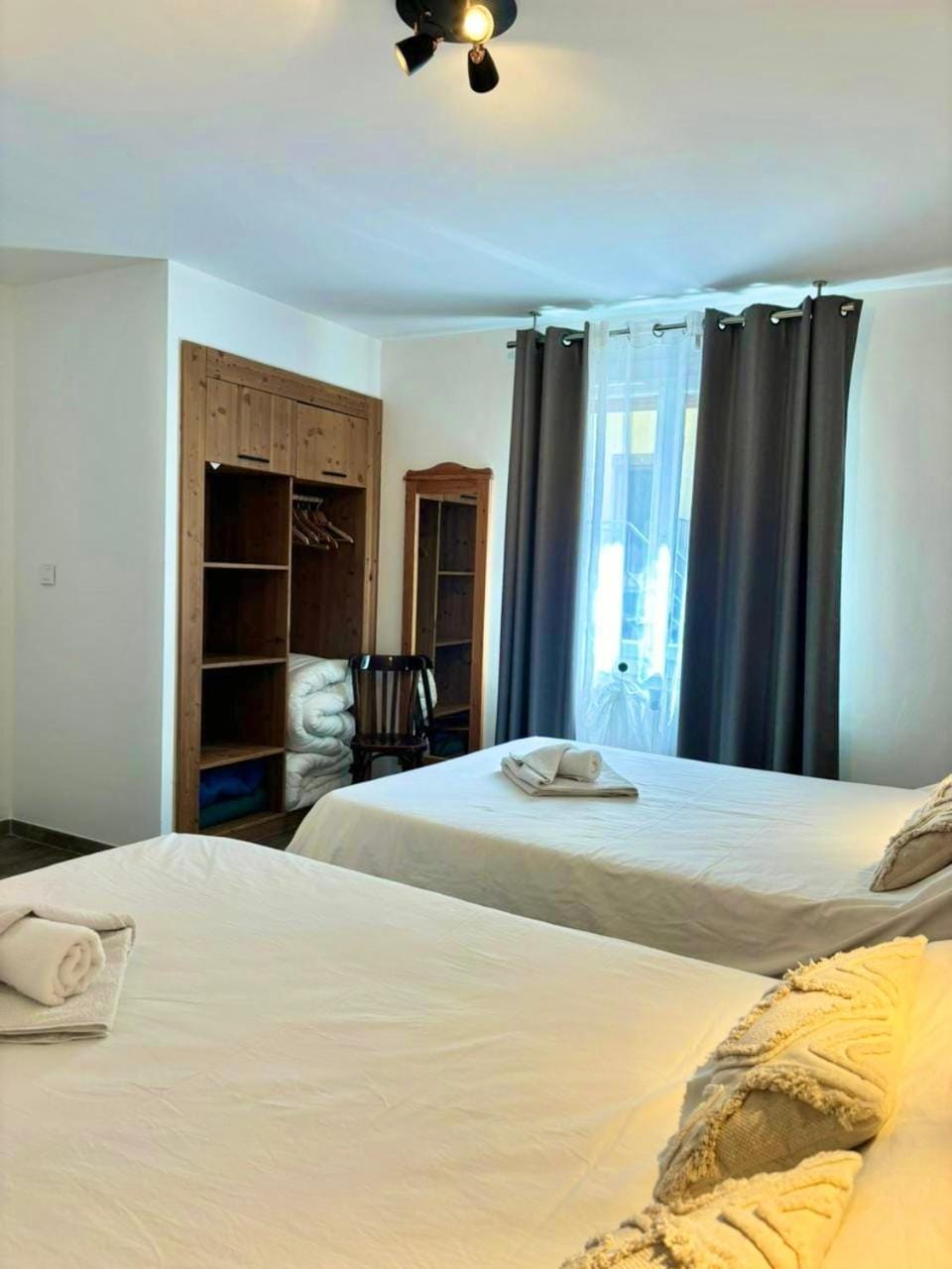 Bed, Photo of the whole room, Bedroom, wardrobe