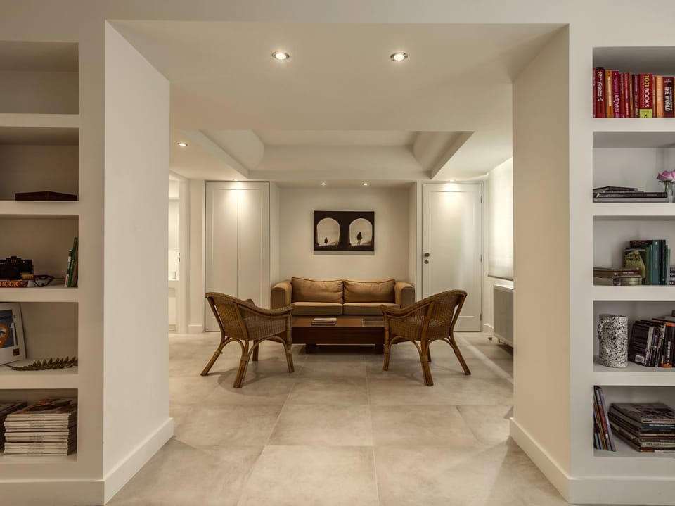 Library, Living room, Seating area