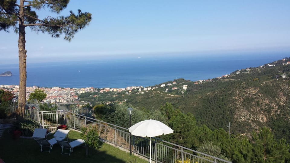 City view, Garden view, Landmark view, Mountain view, Sea view