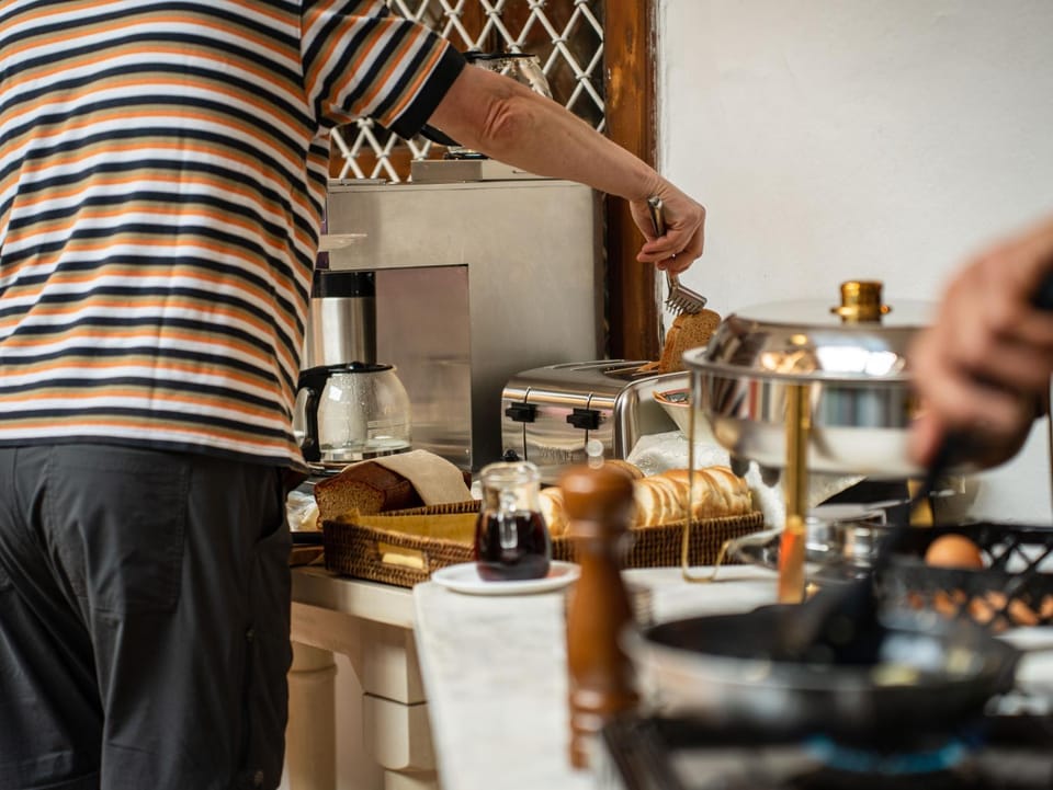 Coffee/tea facilities, Breakfast, toaster