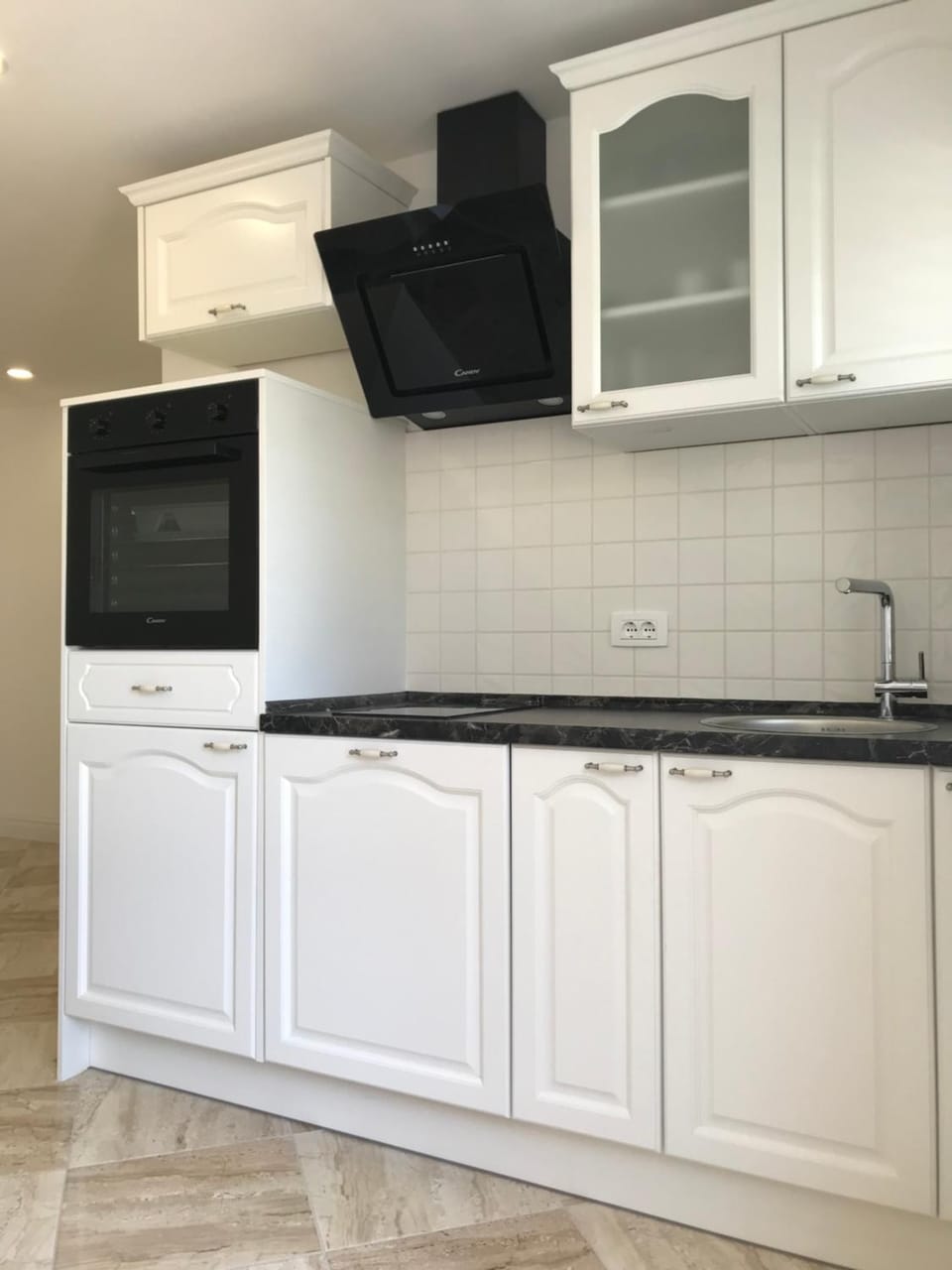 Coffee/tea facilities, Kitchen or kitchenette, Living room, Seating area, Dining area