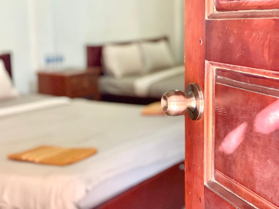 Hotel Riverside Sky - FREE LAUNDRY Bed and Breakfast in Phnom Penh Province