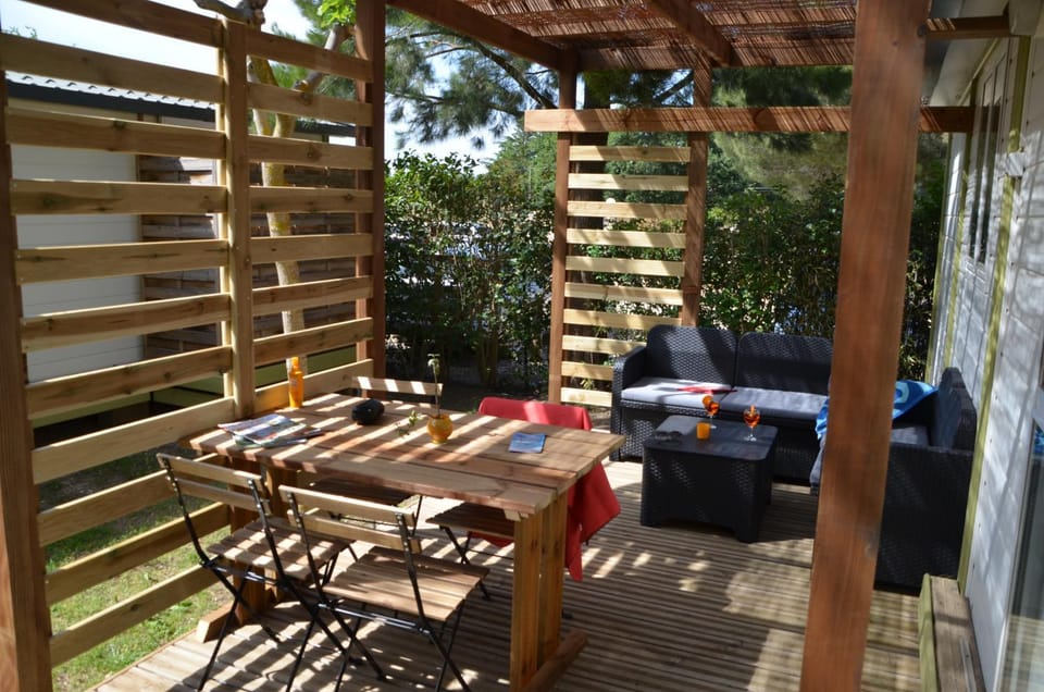 Patio, BBQ facilities