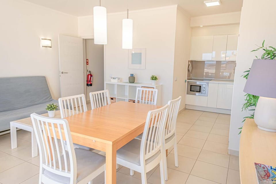 Kitchen or kitchenette, Living room, Seating area, Dining area, dishwasher, minibar, pet friendly, toaster