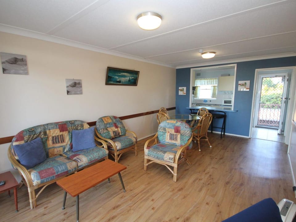 Beachfront 3 Apartment in Lake Cathie