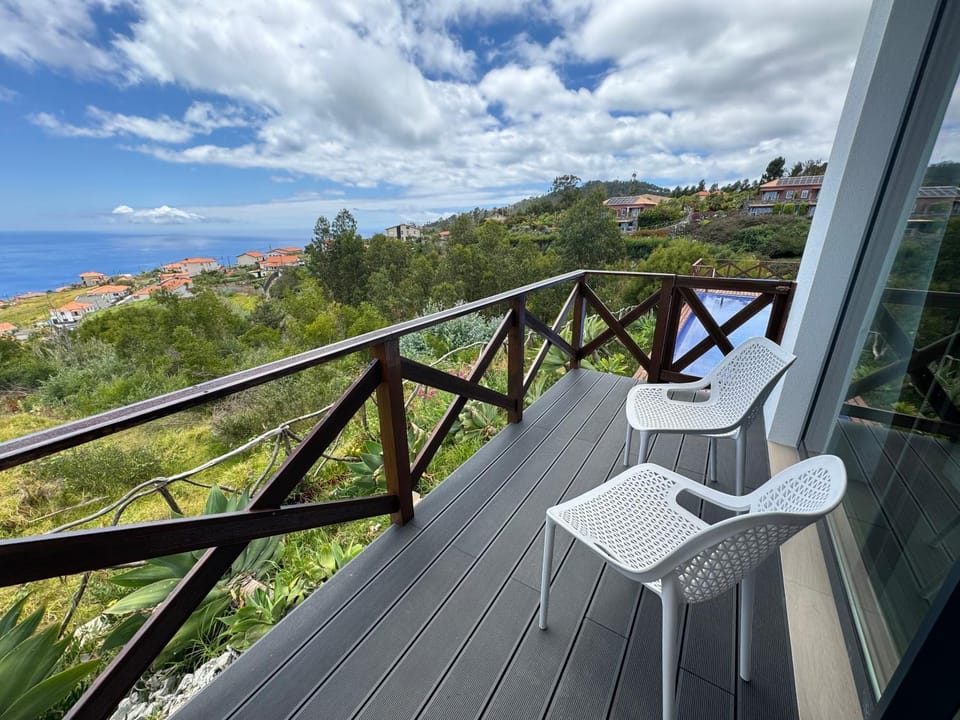 ModuLAR House in Madeira District