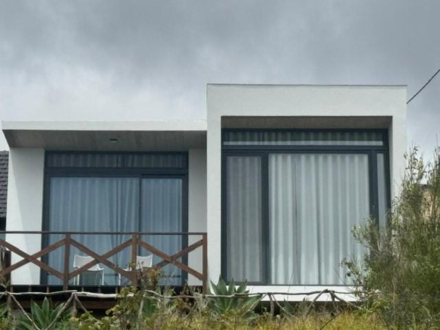 ModuLAR House in Madeira District