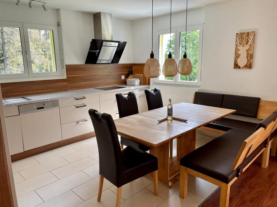 Seating area, Dining area, kitchen, kitchen