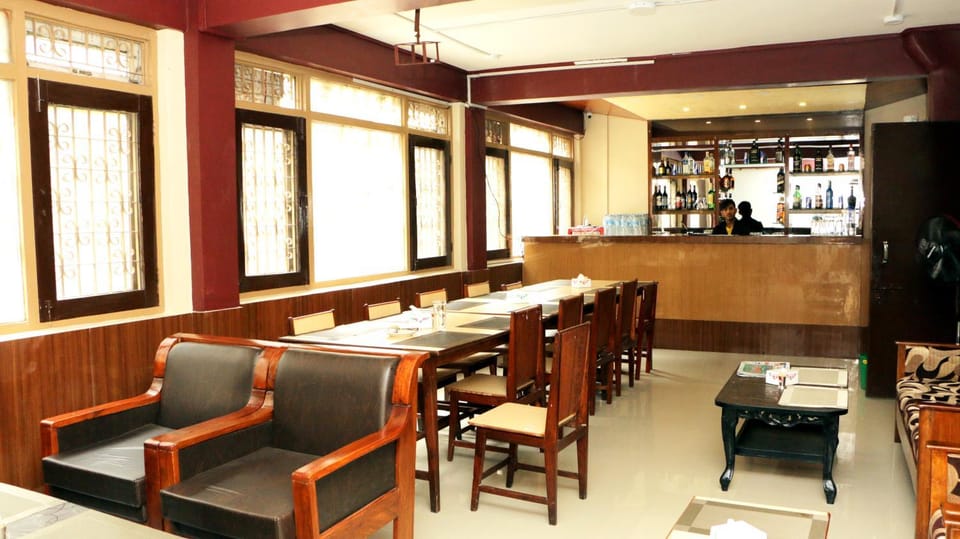Restaurant/places to eat, Lounge or bar, Meeting/conference room