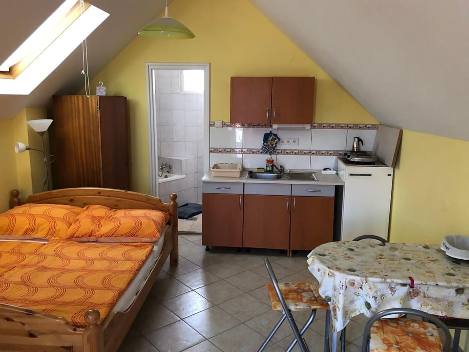 Kitchen or kitchenette, Area and facilities