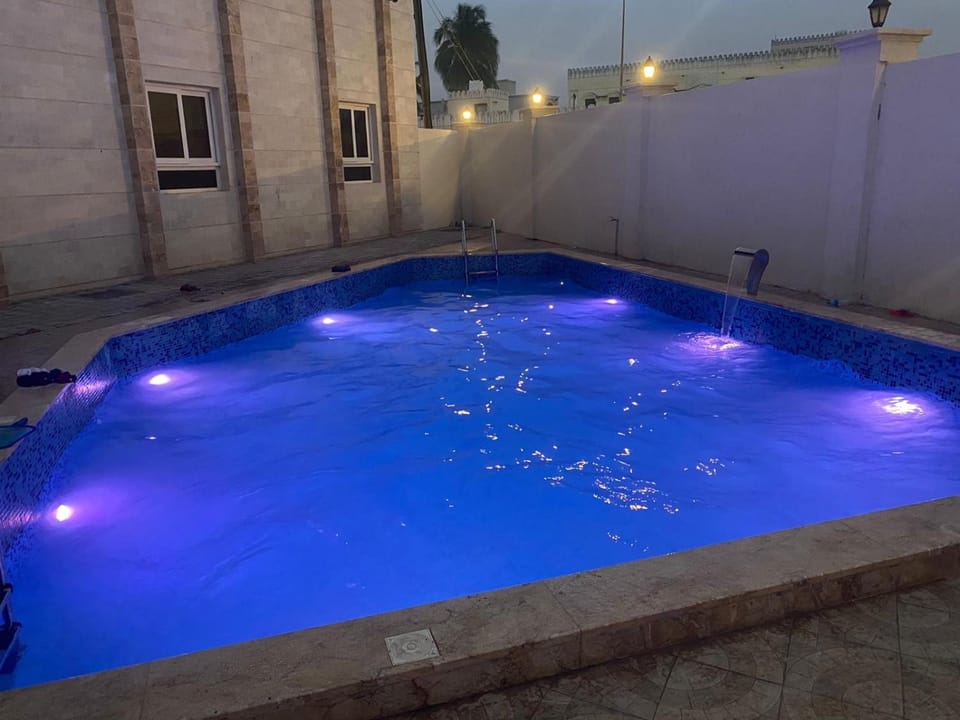 Swimming pool, Swimming pool