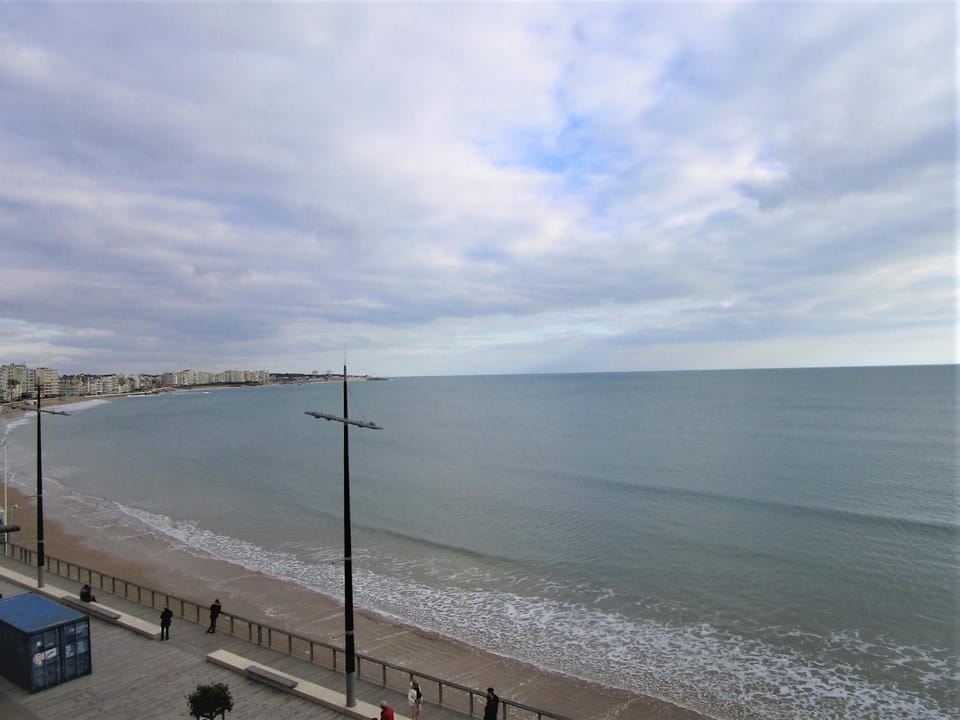 Appartement 2 chambres face plage avec parking, 3 étoiles - FR-1-197-376 Apartment in Les Sables-d'Olonne