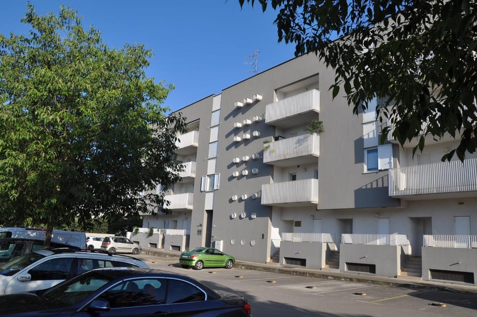 Property building, Facade/entrance, Neighbourhood