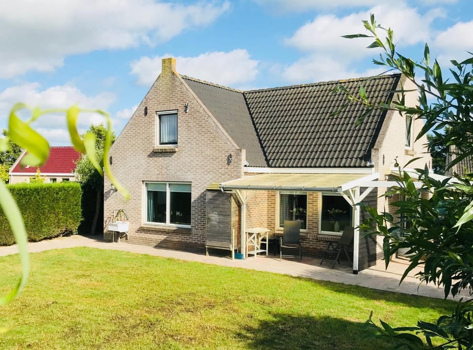 Stinswoning " Waadhoeke " House in Friesland, Netherlands