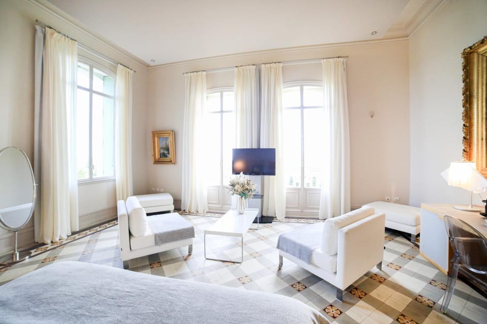 Living room, Photo of the whole room