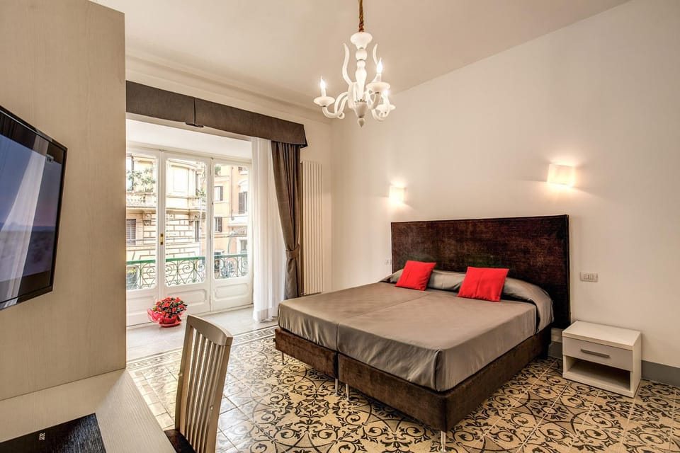 Bed, TV and multimedia, Photo of the whole room, Bedroom