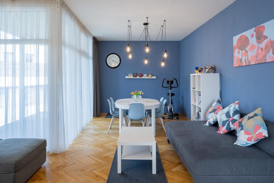Living room, Diving