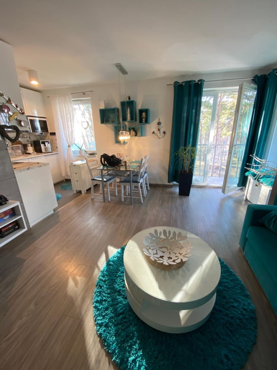 Kitchen or kitchenette, Living room, Dining area