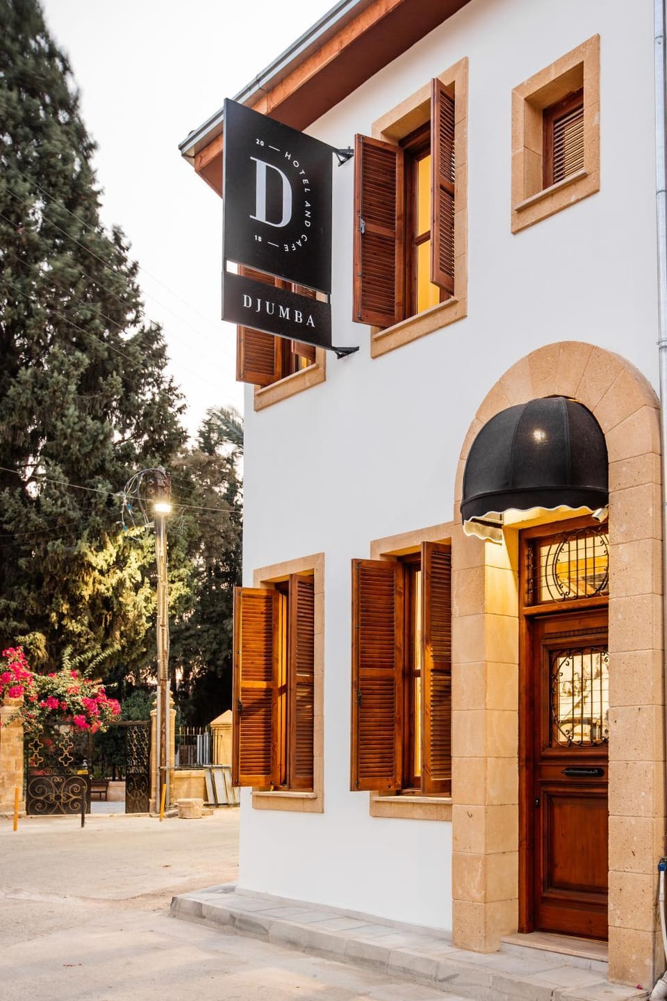 Property building, Facade/entrance