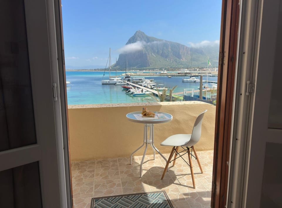 Patio, Day, Natural landscape, View (from property/room), Balcony/Terrace, Mountain view, Sea view