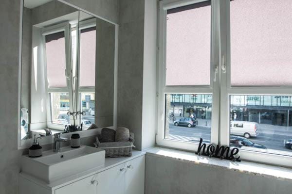 Day, Bathroom