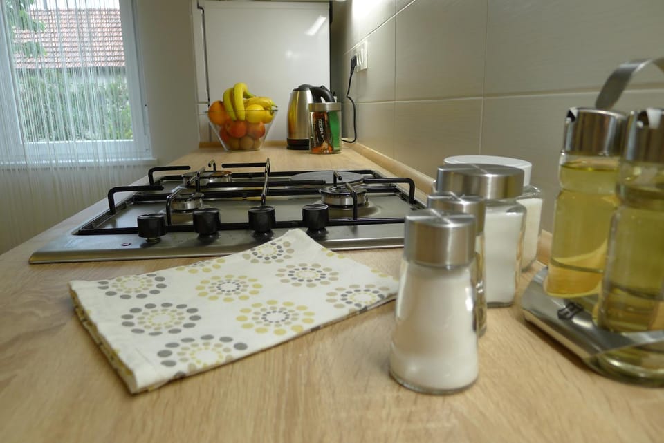 Coffee/tea facilities, Kitchen or kitchenette