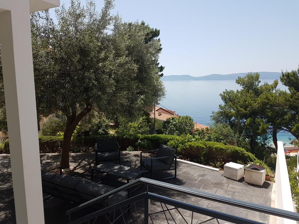 Patio, Garden, Balcony/Terrace, Seating area, Garden view, Sea view, Area and facilities