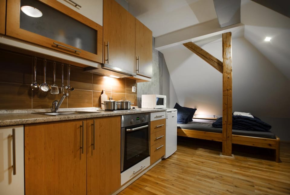 Bed, Kitchen or kitchenette, Bedroom, minibar, pet friendly, stove