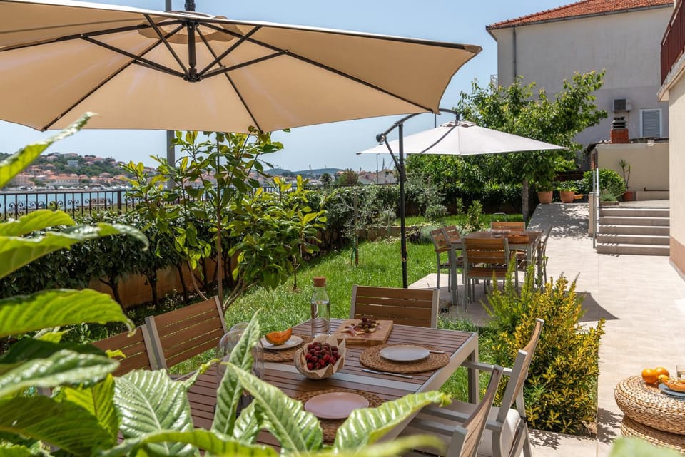 Apartments Flora Trogir Apartment in Trogir