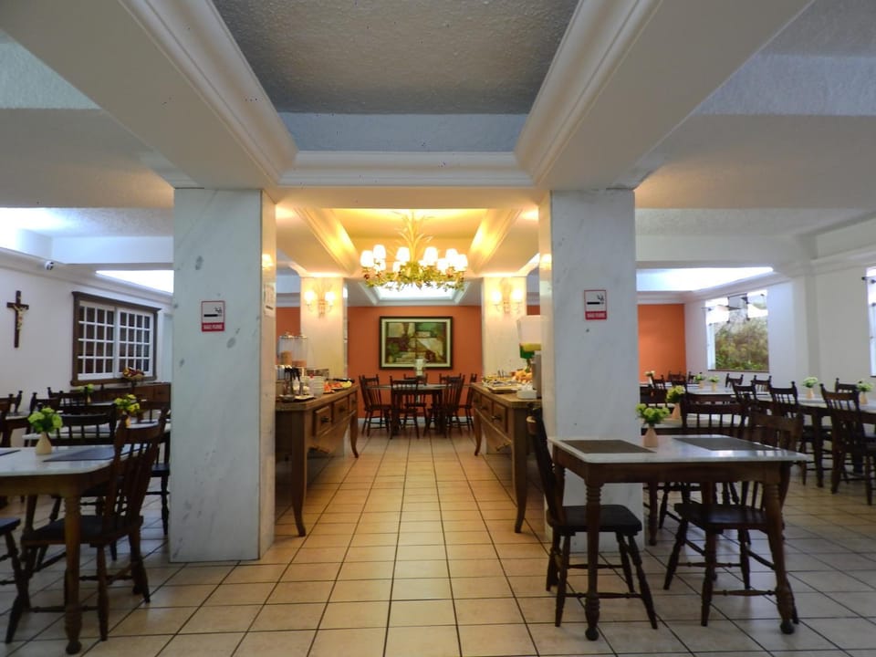Restaurant/places to eat, Banquet/Function facilities