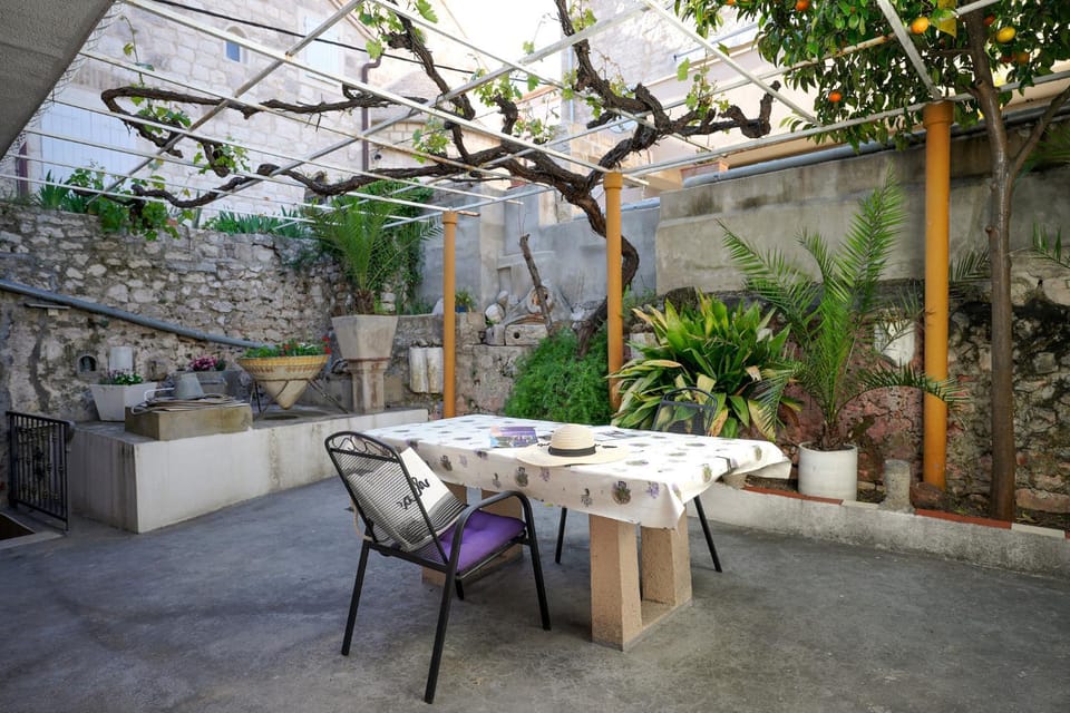 Patio, Seating area