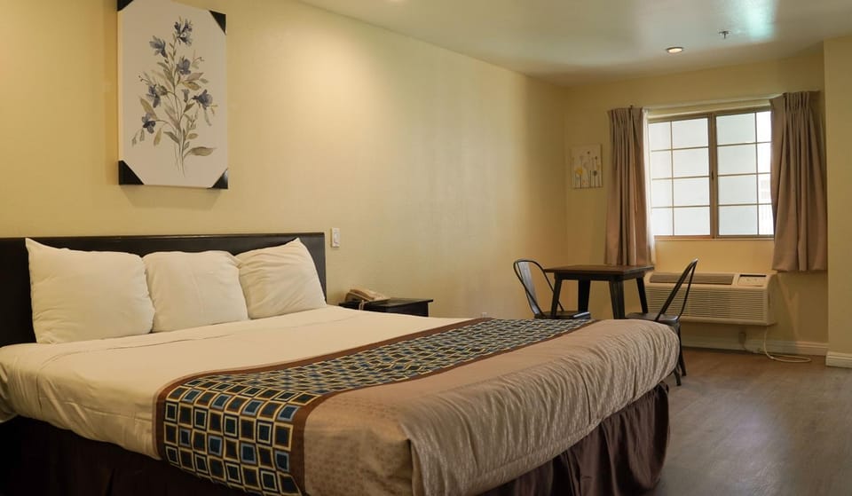 Seating area, Bedroom